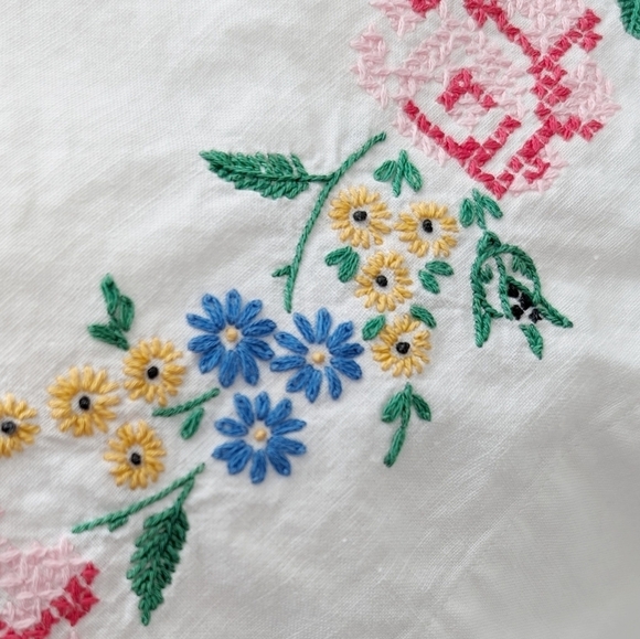 EMBROIDERED Rose Vintage Cotton White Floral Pillowcase - Picture 4 of 8